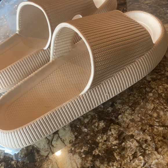 Brand new camel slides - Picture 2 of 3